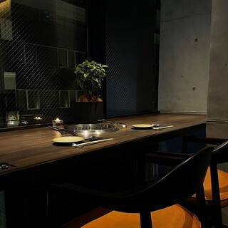 銀座一オシャレストリート並木通りを見下ろすカップル席