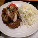 ケンミン食堂 - 590円ですがお肉にキャベツに良いですね(*^-^)