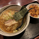 志福楼 - ラーメンと100円のミニ麻婆丼