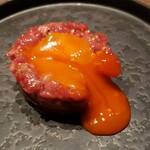 東京焼肉 黒木 - 赤ユッケ