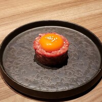 東京焼肉 黒木 - 赤ユッケ