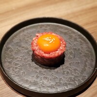 東京焼肉 黒木 - 赤ユッケ