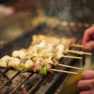 Enjoy exquisite domestically produced Yakitori (grilled chicken skewers)! We also recommend gamecock dishes, sashimi, and stews♪