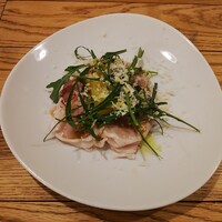 セミーナ - 余市北島豚の自家製プロシュートコット　りんごのソテー山ワサビ