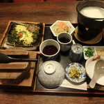 菩提樹 - 料理写真:ミニ五目釜飯、温泉豆腐、瓦そば￥1,450