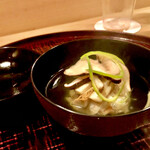 多仁本 - 毛蟹の真薯と松茸のお椀　香り、澄み渡るお出汁　滲み出る毛蟹の旨味