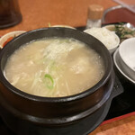 韓国家庭料理 扶餘 - ぐつぐつの大きな鉄鍋