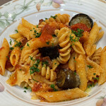 伝統的なイタリア料理の宿 ホテルセントビレッヂ - 三種のパスタを使ったナスとベーコンの料理