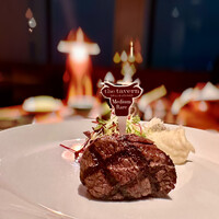 ザ タヴァン グリル＆ラウンジ - 