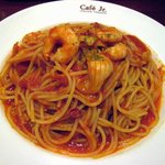 イタリアン・トマト カフェジュニア - 小海老とアオリイカのトマトソーススパゲティ。