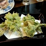 魚魚や - きまぐれ定食（山菜の天ぷら）