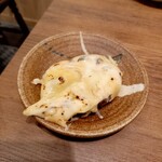 炉ばた 燻製 炉 - 摩周大王椎茸の味噌チーズ焼き 430円