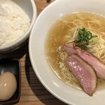 鴨出汁中華蕎麦 麺屋yoshiki - 北海鴨の中華蕎麦（塩）+味玉+小ライス
