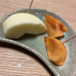 山上観光りんご園 - 群馬名月とかき（かきは近所からのいただきもの）