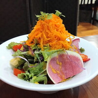 オステリアラマンテ ナゴヤグローバルゲート - シンプルな野菜サラダ（800円）