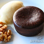 Bitter Sweet - フォンダン・ショコラ バニラアイス添え　¥728〔税込¥800〕：【冬季限定メニュー】