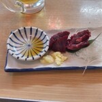 立呑み 晩杯屋 - くじら刺し