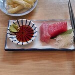 立呑み 晩杯屋 - ﾏｸﾞﾛ刺し  ﾁｰｽﾞｶﾘｶﾘ