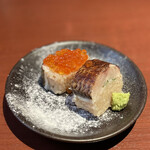 酒肴場 屯 - 【限定】黒むつの棒寿司イクラ添え¥400 