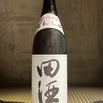 KAPPO R - 米の旨味が生き生きとして、飲み飽きないすっきりとした味わい。銘柄は地元青森の花吹雪。一度は飲んでみたい青森の人気銘柄です。