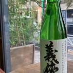 KAPPO R - 驚くほど滑らかな飲み口と洗練された複雑味。10年熟成された唯一無二な酒米の旨味が滲み出る美味しさ。是非お試しください。