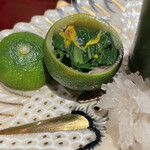 銀座 しのはら - 八寸の一品　ゆず釜は青菜と菊とせこ蟹(だったと思います)