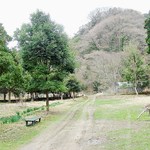 竹仙郷 - 敷地を歩いて、竹林や桜を目指しますｗ