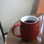 ラウンドカウンター - ◆この日の珈琲は「エチオピア」との説明がありました。 軽い酸味と旨味を感じるコーヒーで、カップが大きめでタップリなのが嬉しい。