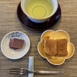 柿安 - 煎茶と甘味