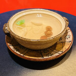 Aigamo Ippin Toriyasu - ◎カツオ出汁のお吸鍋は優しい味わい。