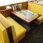 Okonomiyaki Kaede - テーブル席と座敷が有ります♪