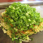 Okonomiyaki Kaede - 【肉玉/そば（ねぎかけ）　８８０円】