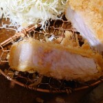 とんかつ とみた - 続いて左から３つ目