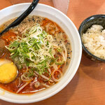 元祖ぴかいち - 「四川黒ごま担々麺」（750円）＋ランチセット「季節の味ご飯」（+100円）をいただきました。