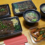 焼肉会館 - 牛カルビ弁当￥1300