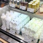 ミルクスタンド エスペリオ - ■冷蔵品のお土産もたくさんあるよ（たぶんみんな美味しそうな気が...）