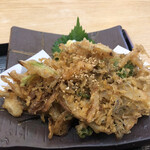 Sobadokoro Marukaya - 小海老とシラスのかき揚げ