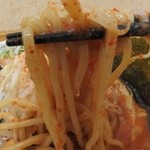 麺処 ぼたん - 唐辛子が絡んで辛ぁー‼‼