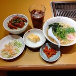 189650825 - 【2022.11.17(木)】日替ランチ(塩ラーメン＋ソースカツ丼＋野菜サラダ＋玉子焼き＋キムチ＋アイスコーヒー)790円