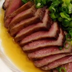 牛たん料理 閣 - 閣のお目当てはやはり「牛たんタタキ」