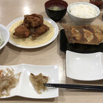 餃餃者 - 鶏の唐揚げ定食とニラ焼き餃子