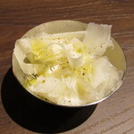 Shitamachi Sutorongu - お通し～削りチーズ