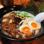 琉球新麺　通堂 - 料理写真:男味ラーメン（味玉子入り）＋辛みそ黒こがし