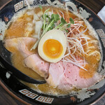 魚と豚と黒三兵 - 辛魚豚骨ラーメン　1000円