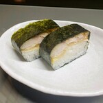 らぁめん登里勝 - 鯖寿司　250円  オーダー後、女将さんが海苔を巻いてくれました。