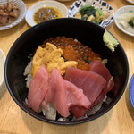 朝市の味処 茶夢 - スペシャル丼（2,600円）2022.10