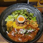 SPICY CURRY 魯珈 - 限定カレー 特級チキンカシミールカレーのろかプレート