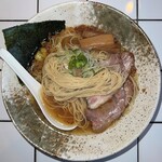 中華そば 八 - ストレート細麺