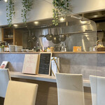 SRY+ IZAKAYA French Italian Creation - 内観