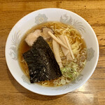 Chuuka Ryouri Seika - Bセット（ラーメン＋半中華丼） ¥850 のラーメン